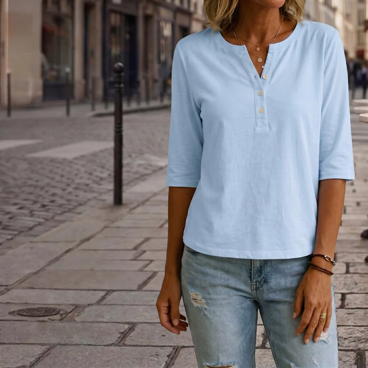 Aveline Classic O-Neck Top - Light Blue