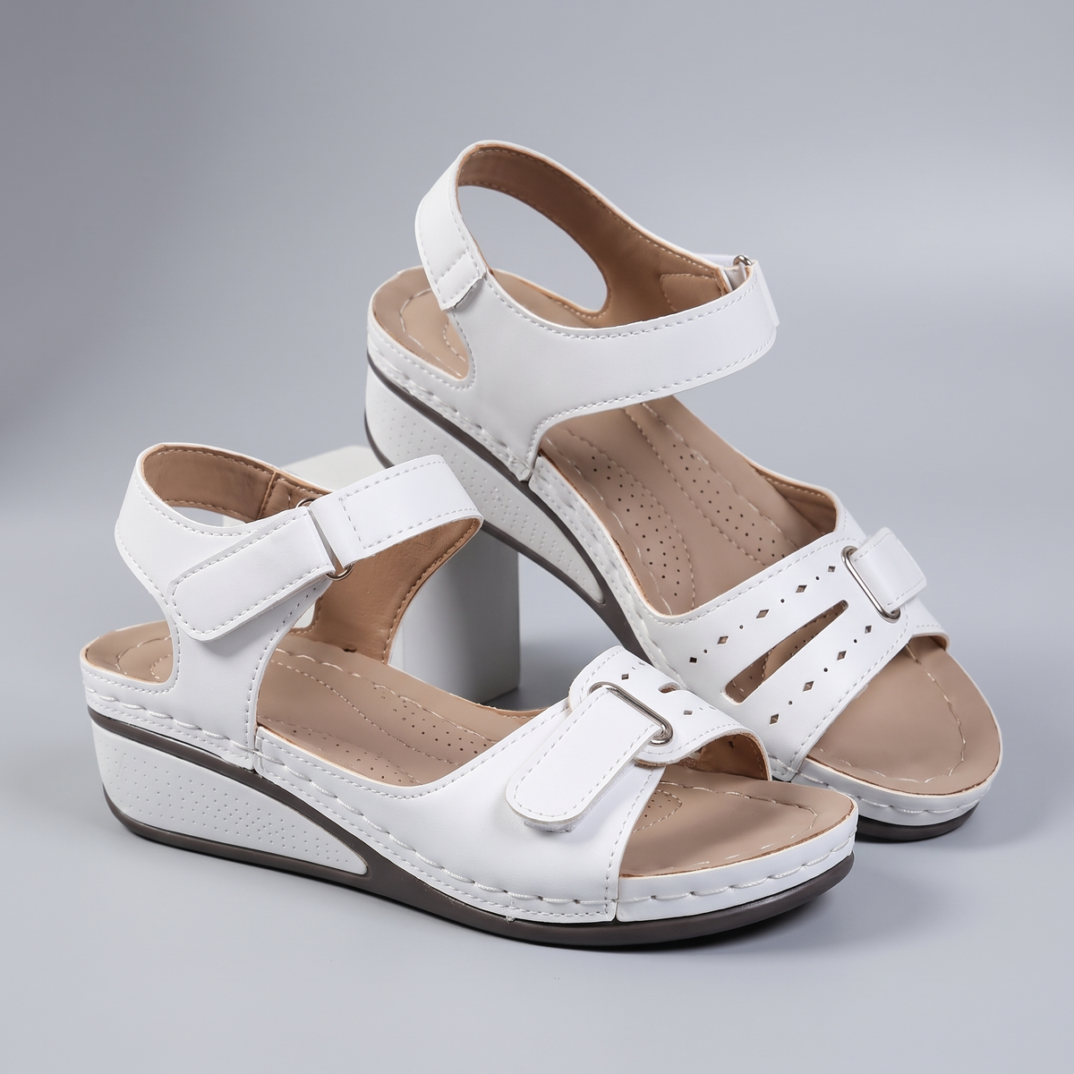 Blake Comfort Step Sandals - White