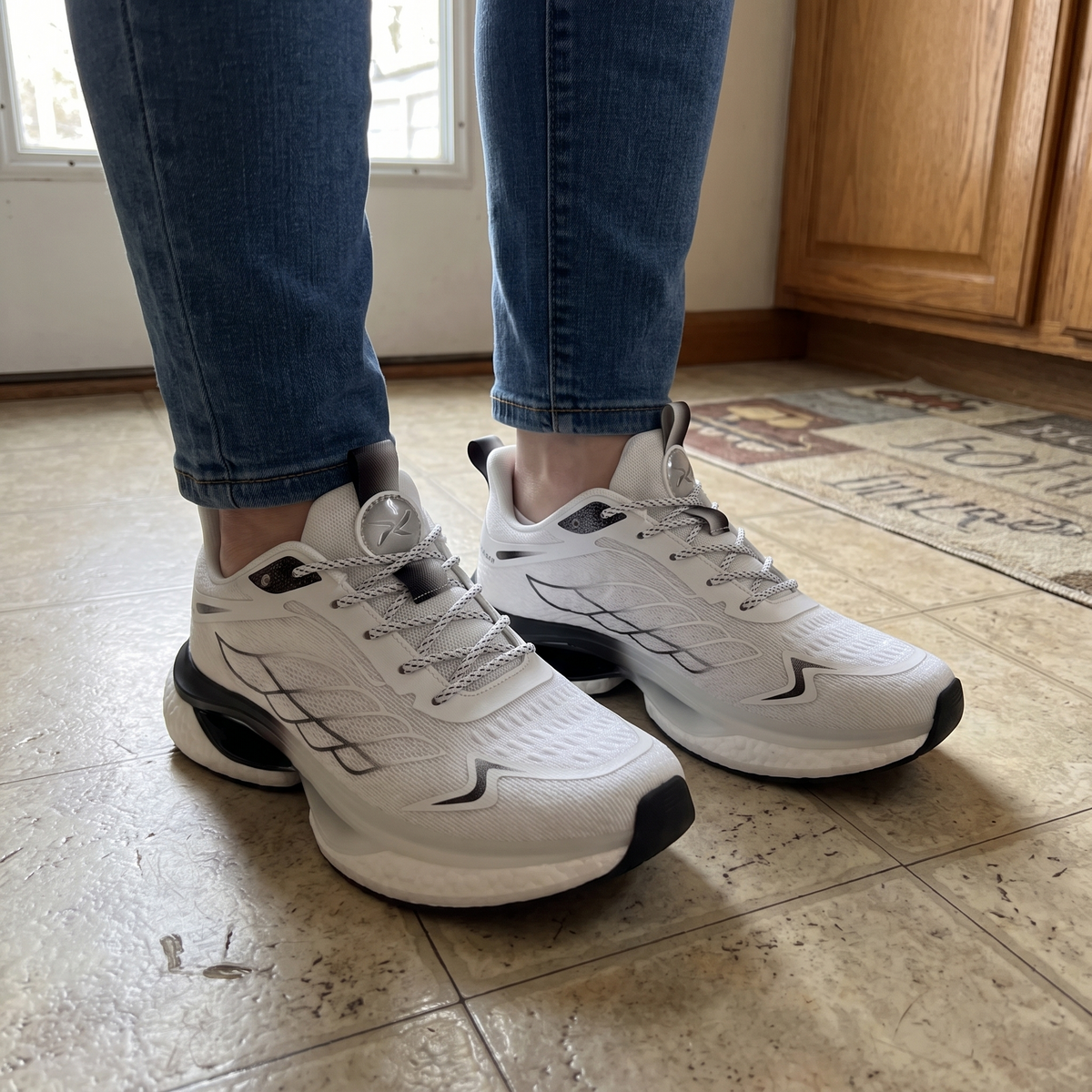 Wide-Toe Walking Trainers