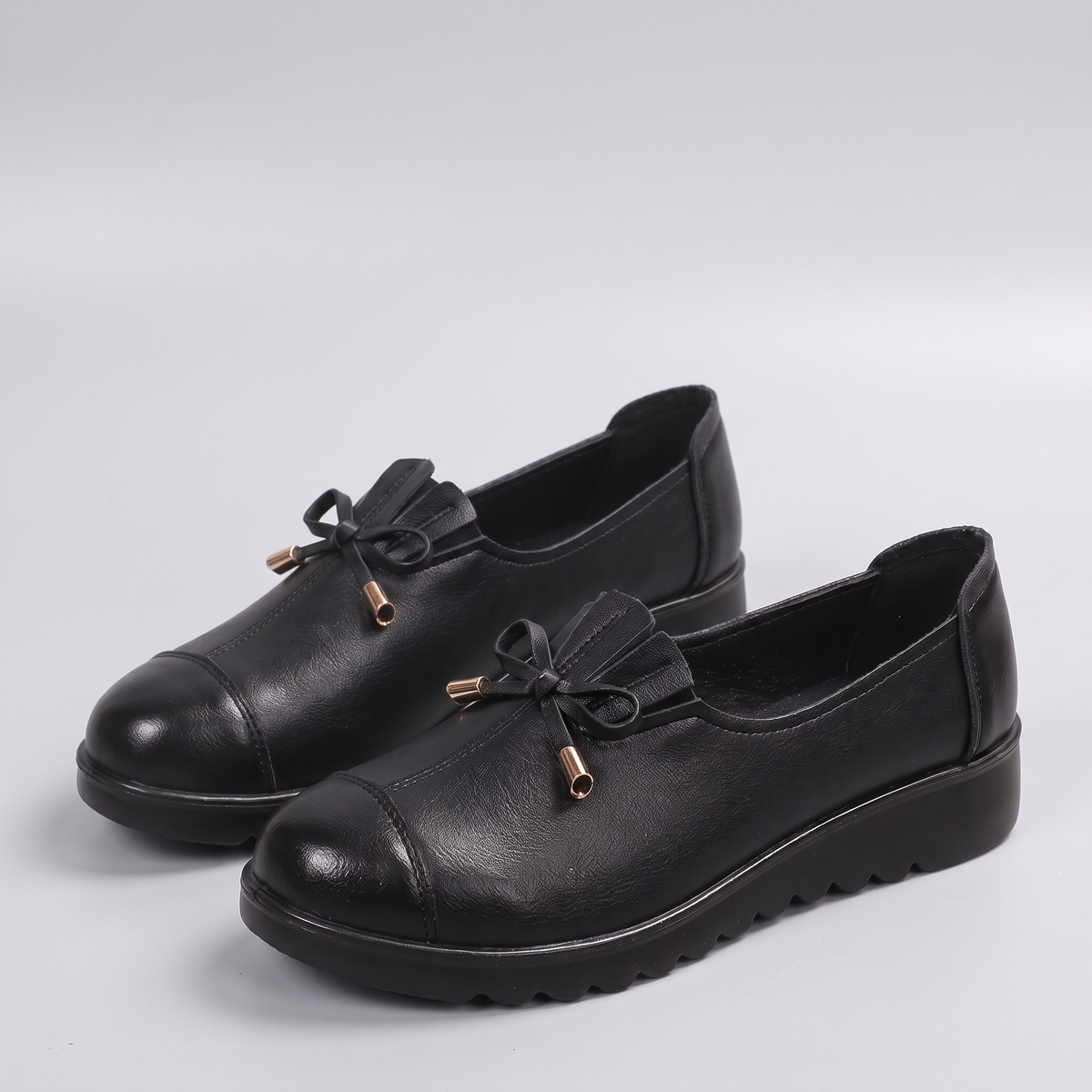 Elegant Comfort Leather-Look Loafers - Black