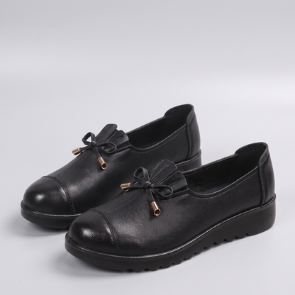 Elegant Comfort Leather-Look Loafers - Black