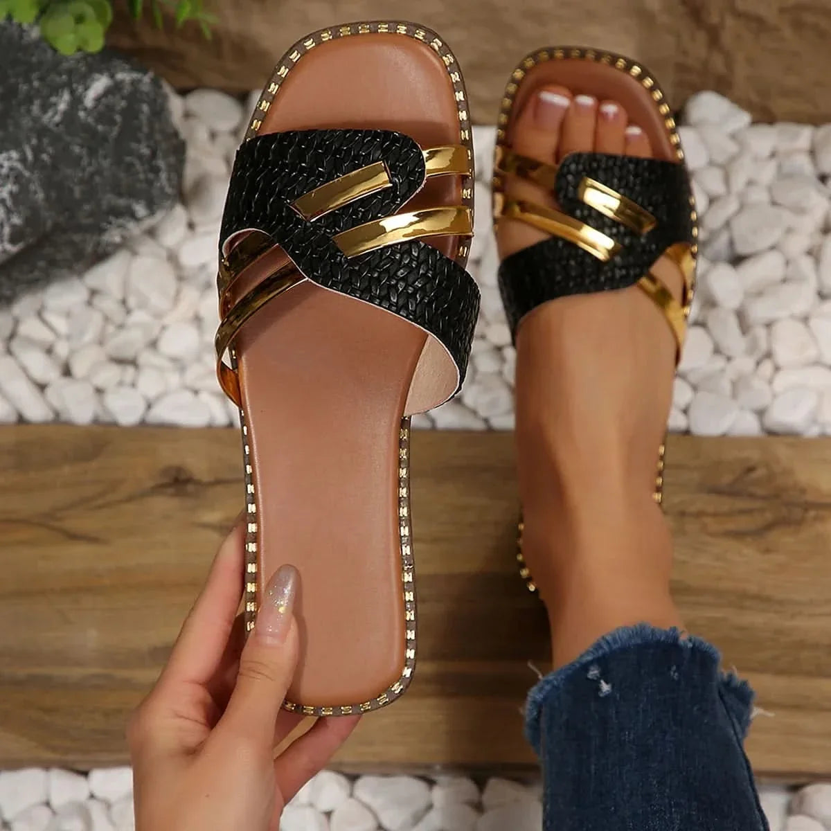 Solara Luxe Slides