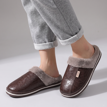 Solenne Comfort Slides