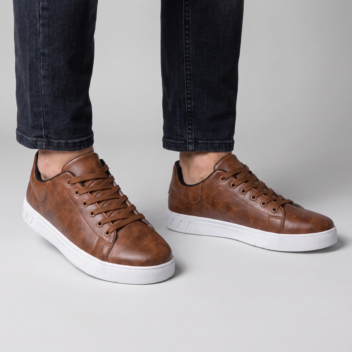Tavistock Premium Street Trainers